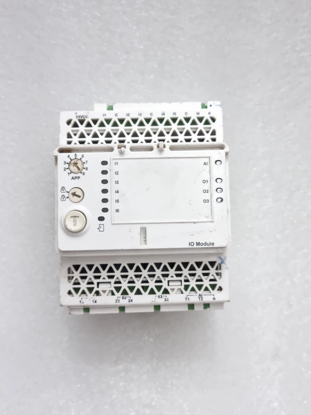 Schneider LV434063 IO Module 24Vdc 165mA LV434063